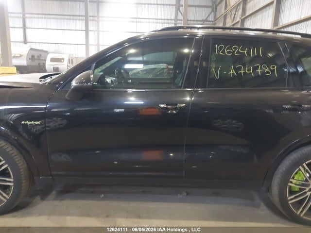12624111 :رقم المزاد ، WP1AE2A26HLA74789 vin ، 2017 Porsche Cayenne مزاد بيع