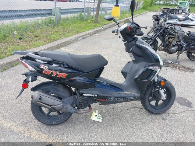12624161 :رقم المزاد ، RFLDA0513NA004186 vin ، 2022 Adly Scooter مزاد بيع