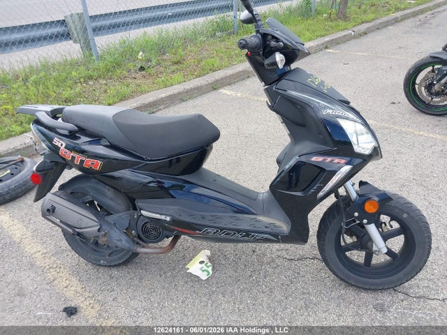 12624161 :رقم المزاد ، RFLDA0513NA004186 vin ، 2022 Adly Scooter مزاد بيع