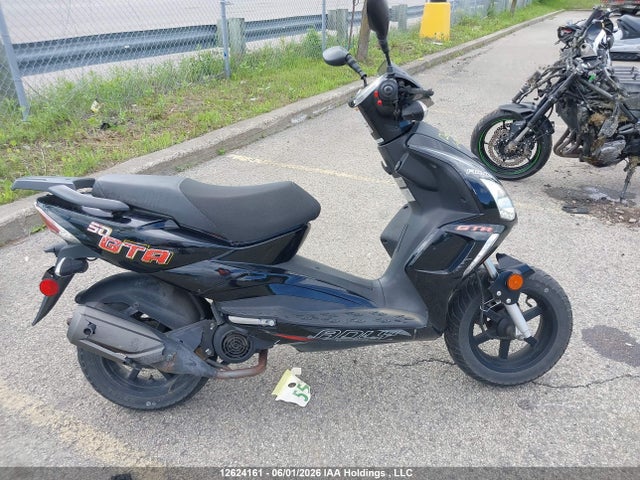 12624161 :رقم المزاد ، RFLDA0513NA004186 vin ، 2022 Adly Scooter مزاد بيع