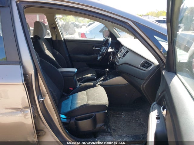 KIA Rondo L/lx 2017 KNAHT8A34H7187910 Image 5