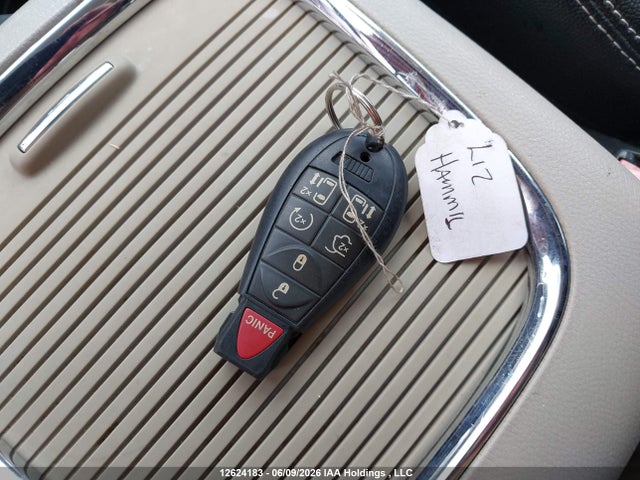 2015 Chrysler Town & Country Touring-l მანქანა იყიდება აუქციონზე, vin: 2C4RC1CG9FR654152, აუქციონის ნომერი: 12624183