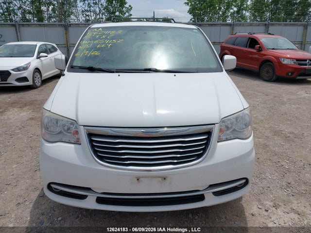 2015 Chrysler Town & Country Touring-l მანქანა იყიდება აუქციონზე, vin: 2C4RC1CG9FR654152, აუქციონის ნომერი: 12624183