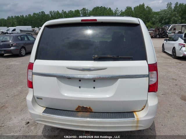 2015 Chrysler Town & Country Touring-l მანქანა იყიდება აუქციონზე, vin: 2C4RC1CG9FR654152, აუქციონის ნომერი: 12624183