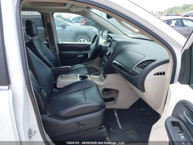 2015 Chrysler Town & Country Touring-l მანქანა იყიდება აუქციონზე, vin: 2C4RC1CG9FR654152, აუქციონის ნომერი: 12624183