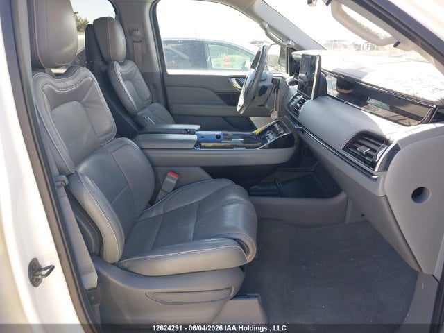 5LMJJ3LT6JEL05850 Lincoln Navigator L/reserve
