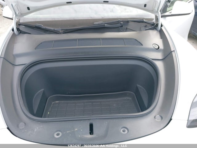 Tesla Model Y Long Range 2022 7SAYGDEE1NF363445 Image 10