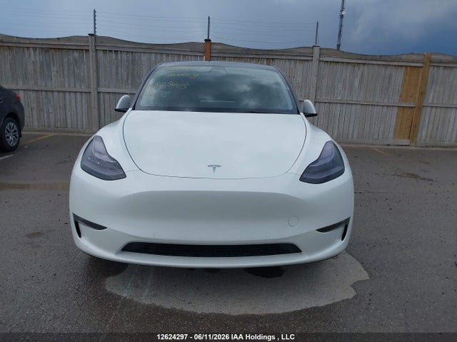 Tesla Model Y Long Range 2022 7SAYGDEE1NF363445 Image 13