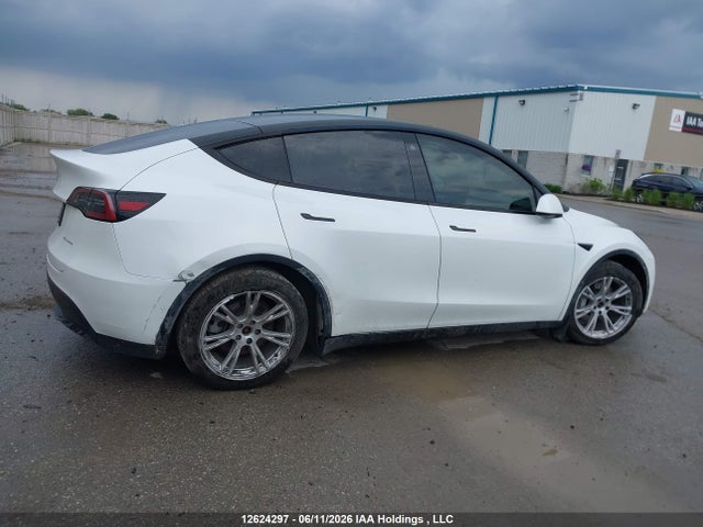Tesla Model Y Long Range 2022 7SAYGDEE1NF363445 Image 14