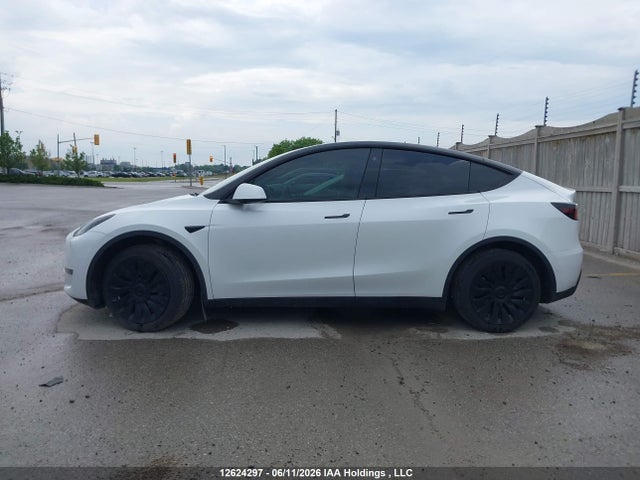 Tesla Model Y Long Range 2022 7SAYGDEE1NF363445 Image 15
