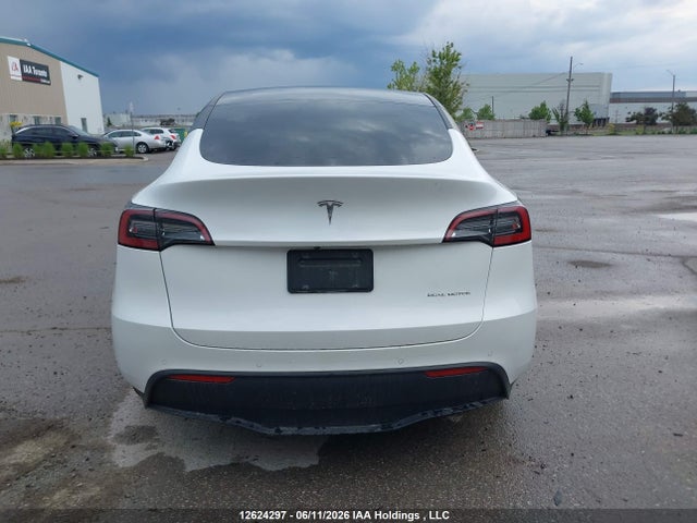 Tesla Model Y Long Range 2022 7SAYGDEE1NF363445 Image 17