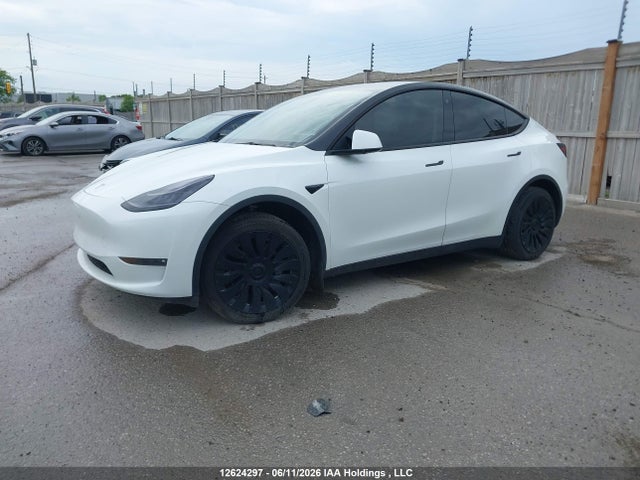 Tesla Model Y Long Range 2022 7SAYGDEE1NF363445 Image 2
