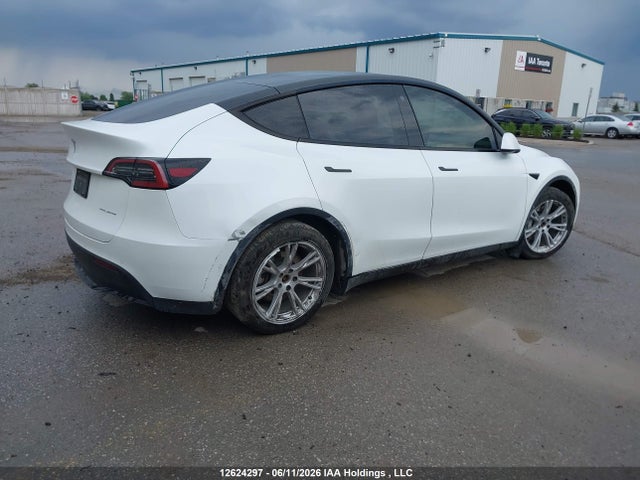 Tesla Model Y Long Range 2022 7SAYGDEE1NF363445 Image 4