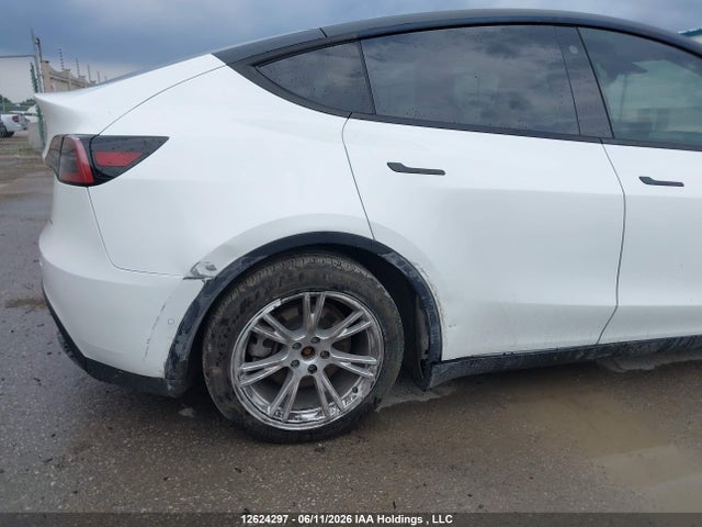 Tesla Model Y Long Range 2022 7SAYGDEE1NF363445 Image 6