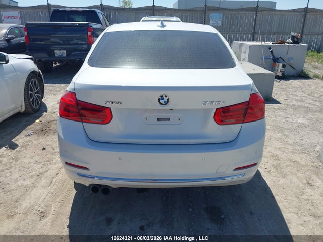 WBA8D9C51HK677932 BMW 3 Series
