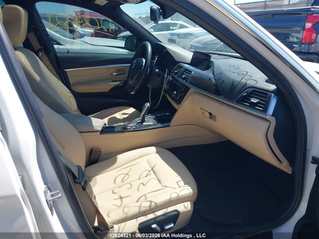 WBA8D9C51HK677932 BMW 3 Series