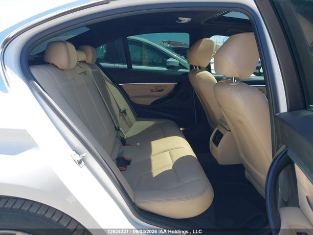 WBA8D9C51HK677932 BMW 3 Series