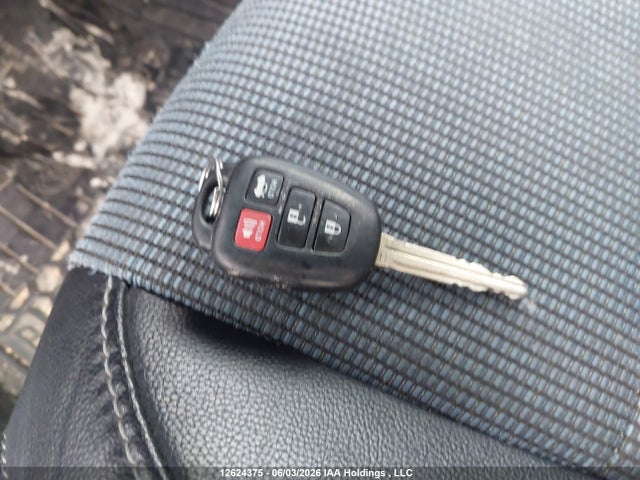Продажа на аукционе авто 2015 Toyota Corolla L/le/le Pls/prm/s/s Pls, vin: 2T1BURHE8FC406110, номер лота: 12624375