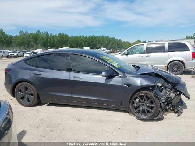 12624409 :رقم المزاد ، 5YJ3E1EB7PF688430 vin ، 2023 Tesla Model 3 Long Range مزاد بيع