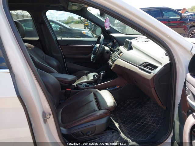 WBXHT3C30GP889033 BMW X1 Xdrive28i