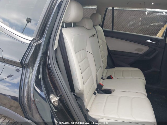 3VV4B7AXXJM037704 Volkswagen Tiguan Sel Premium