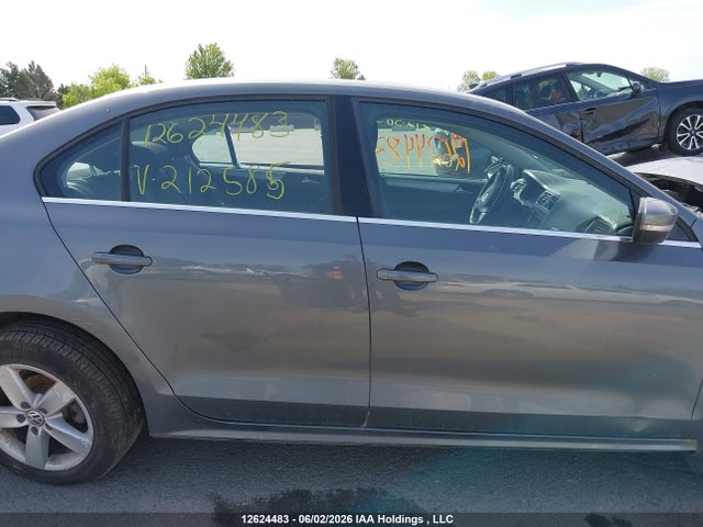 3VWD07AJ1EM212585 Volkswagen JETTA SE