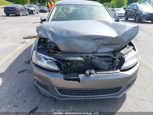 3VWD07AJ1EM212585 Volkswagen JETTA SE