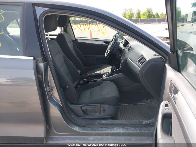 3VWD07AJ1EM212585 Volkswagen JETTA SE