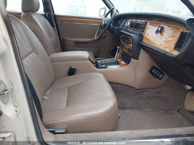 12624516 :رقم المزاد ، SAJAL1245GC432997 vin ، 1986 Jaguar Xj6 مزاد بيع