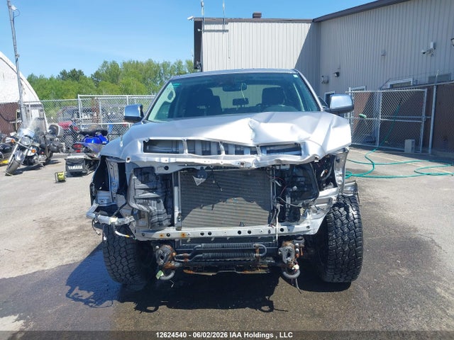 12624540 :رقم المزاد ، 5TFAY5F17MX958155 vin ، 2021 Toyota Tundra Platinum مزاد بيع