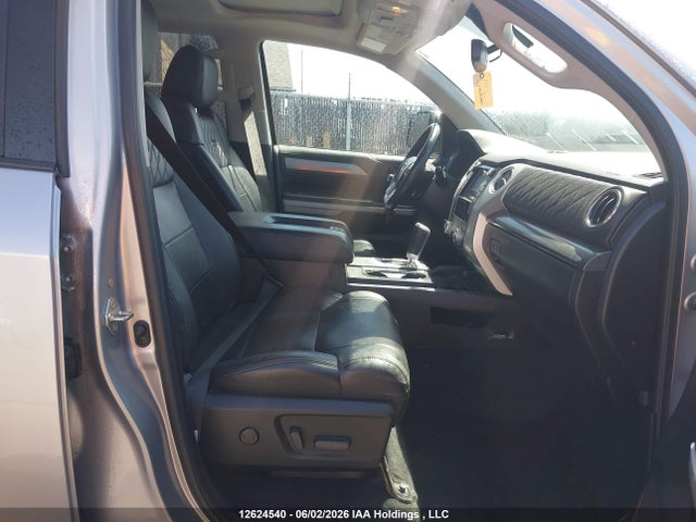 12624540 :رقم المزاد ، 5TFAY5F17MX958155 vin ، 2021 Toyota Tundra Platinum مزاد بيع