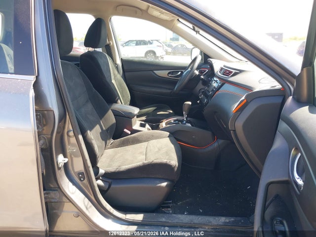 12612323 :رقم المزاد ، 5N1AT2MT9FC856024 vin ، 2015 Nissan Rogue S/sv مزاد بيع
