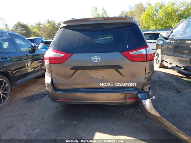 Toyota Sienna 7 Passenger 2017 5TDZZ3DC2HS877620 Image 15