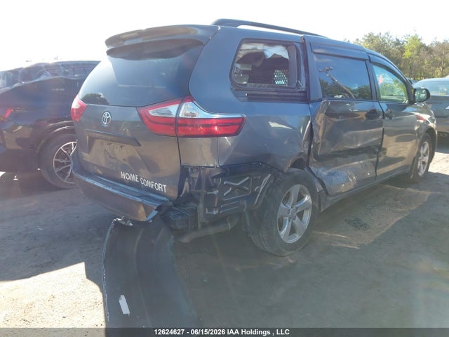 Toyota Sienna 7 Passenger 2017 5TDZZ3DC2HS877620 Image 6
