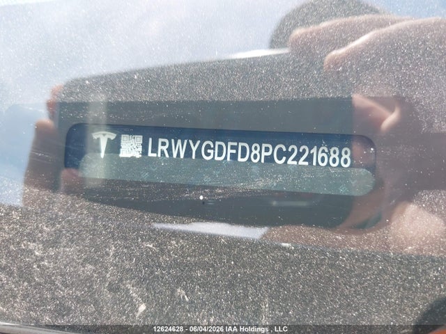Tesla Model Y 2023 LRWYGDFD8PC221688 Image 18