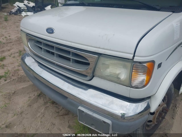 12624729 :رقم المزاد ، 1FDXE45S72HA60584 vin ، 2002 Ford E-450 Cutaway Standard مزاد بيع