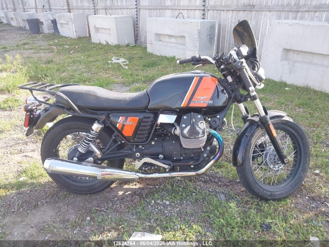 Moto Guzzi V7 Classic 2015 ZGULWUA10FM200286 Image 12