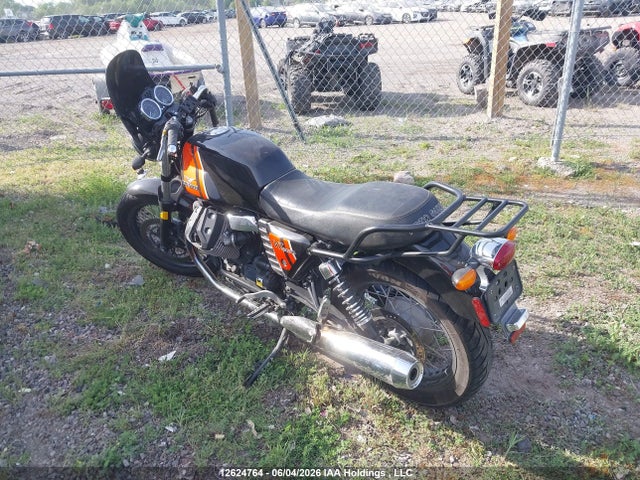 Moto Guzzi V7 Classic 2015 ZGULWUA10FM200286 Image 3