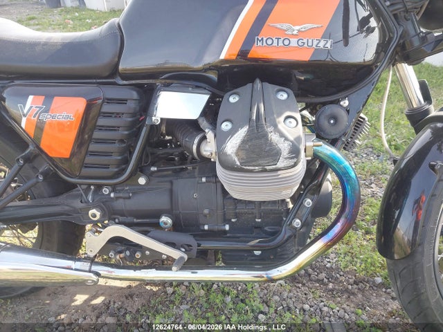 Moto Guzzi V7 Classic 2015 ZGULWUA10FM200286 Image 8