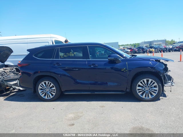 2026 Toyota Highlander Hybrid Limited Awd მანქანა იყიდება აუქციონზე, vin: 5TDEBRCHXTS712023, აუქციონის ნომერი: 12624769