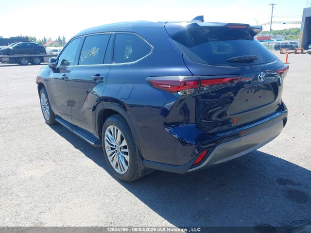 2026 Toyota Highlander Hybrid Limited Awd მანქანა იყიდება აუქციონზე, vin: 5TDEBRCHXTS712023, აუქციონის ნომერი: 12624769