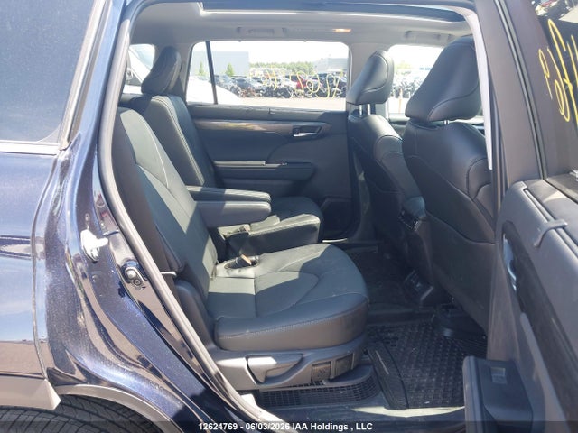 2026 Toyota Highlander Hybrid Limited Awd მანქანა იყიდება აუქციონზე, vin: 5TDEBRCHXTS712023, აუქციონის ნომერი: 12624769