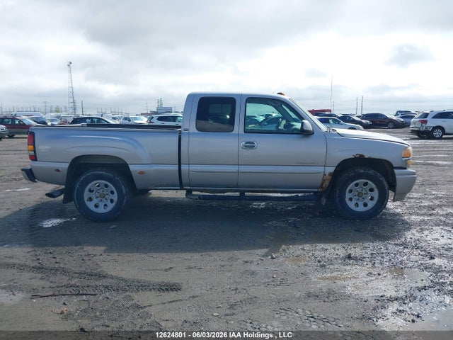 2004 Gmc Sierra 1500 Denali მანქანა იყიდება აუქციონზე, vin: 2GTFK69U041328302, აუქციონის ნომერი: 12624801