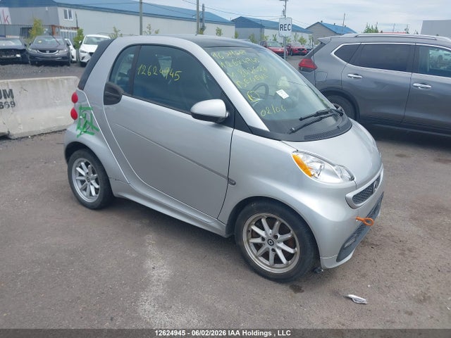 Продаж на аукціоні авто 2016 Smart Fortwo Electric Drive Passion, vin: WMEEJ9AA2GK842627, номер лоту: 12624945