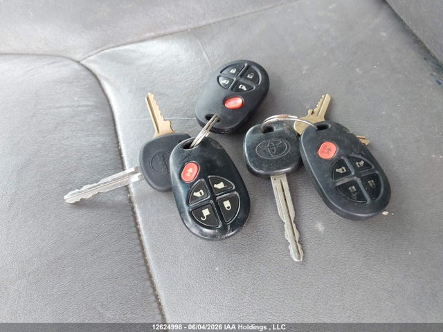 12624998 :رقم المزاد ، 5TDBA22C44S000479 vin ، 2004 Toyota Sienna Xle/xle Limited مزاد بيع