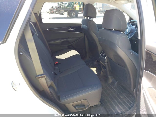 KIA Sorento 2017 5XYPG4A33HG255225 Image 8