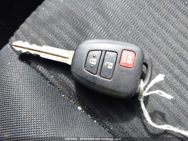 12625092 :رقم المزاد ، 2T3BFREV9FW303640 vin ، 2015 Toyota Rav4 Le مزاد بيع