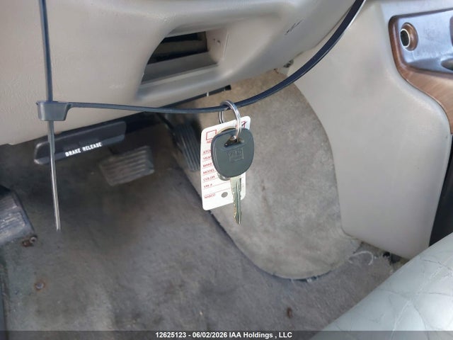 Auction sale of the 2000 Chevrolet Express Upfitter Pkg., vin: 1GBFG15R4Y1176613, lot number: 12625123