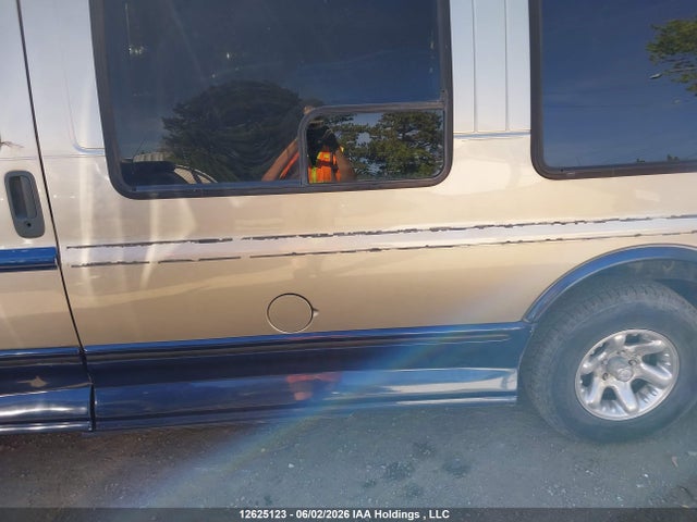 Auction sale of the 2000 Chevrolet Express Upfitter Pkg., vin: 1GBFG15R4Y1176613, lot number: 12625123