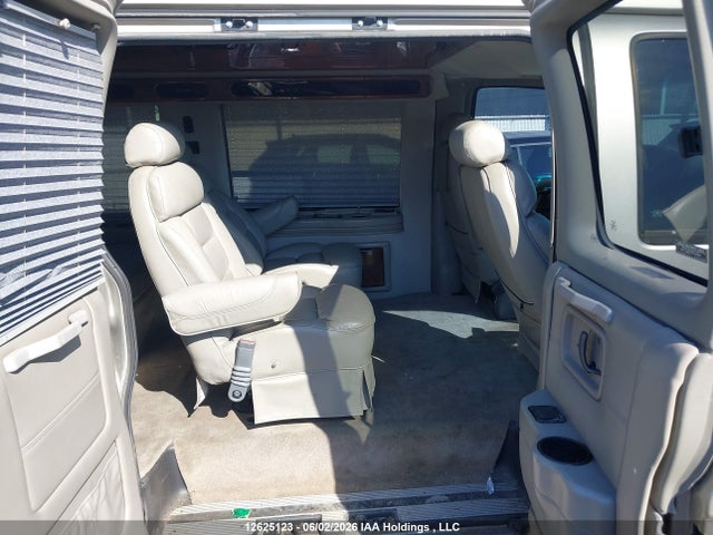 Auction sale of the 2000 Chevrolet Express Upfitter Pkg., vin: 1GBFG15R4Y1176613, lot number: 12625123